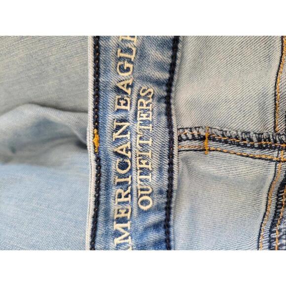 American Eagle Outfitters size 2 light blue wash denim jegging jeans - Picture 3 of 4